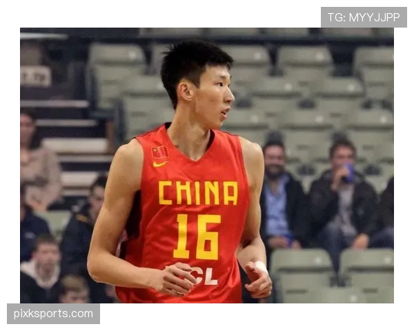 周琦这生活真奇怪，场上抢板凳下却像个普通上班族？
